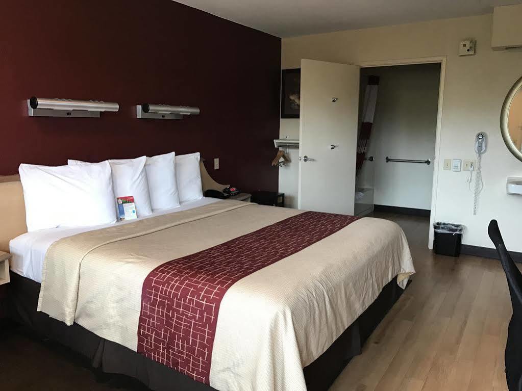 Red Roof Inn Louisville Fair&Expo Extérieur photo